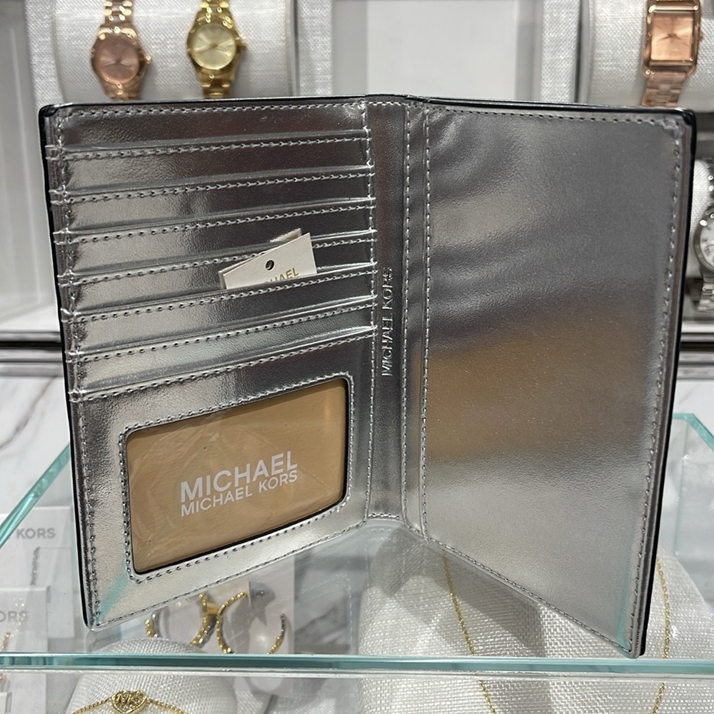 Michael Kors Jet Set Travel Md Embellished Signature Logo Passport Case
Black - Picture 8 of 16